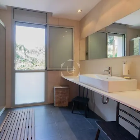 Manila - Sa Riera Secluded, Modern, Sea Views Бегур