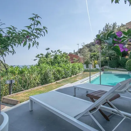 Manila - Sa Riera Secluded, Modern, Sea Views Вилла